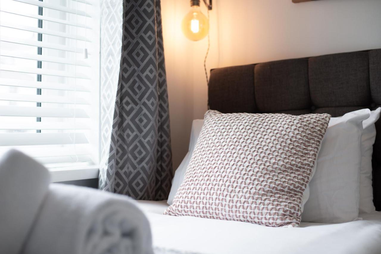 Off Road Parking, Garden, Smart Tv'S In All Rooms! Morriston Екстериор снимка